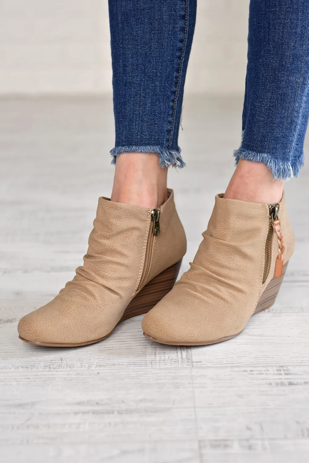 Breaks Booties ~ Sand